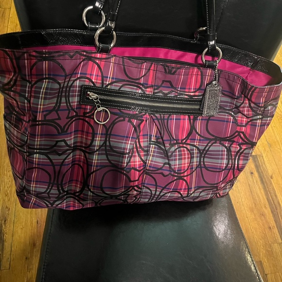 Coach large tote with laptop case and matching small accessory case - Picture 16 of 16